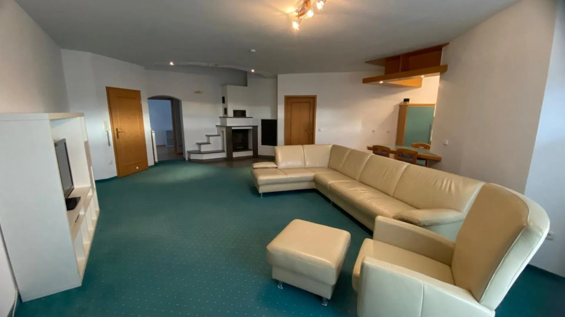 Monteurwohnung , 4 Schlafzimmer, 130Qm, Balkon, Einzige Wohneinheit Im Haus, Parkplatz Pocking